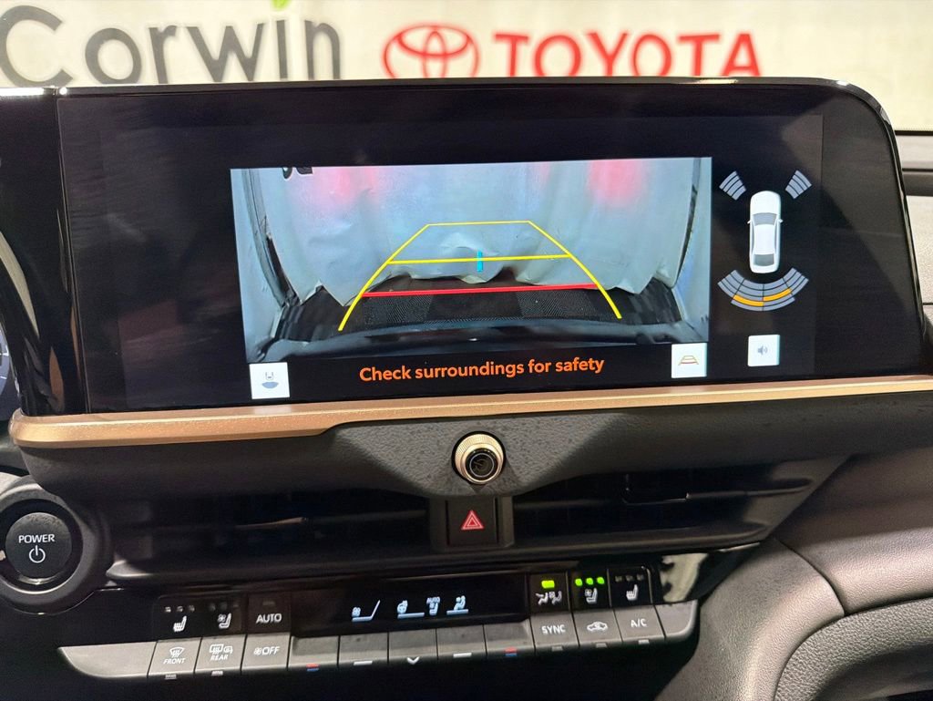 Used 2025 Toyota Crown AWD/4WD image 30