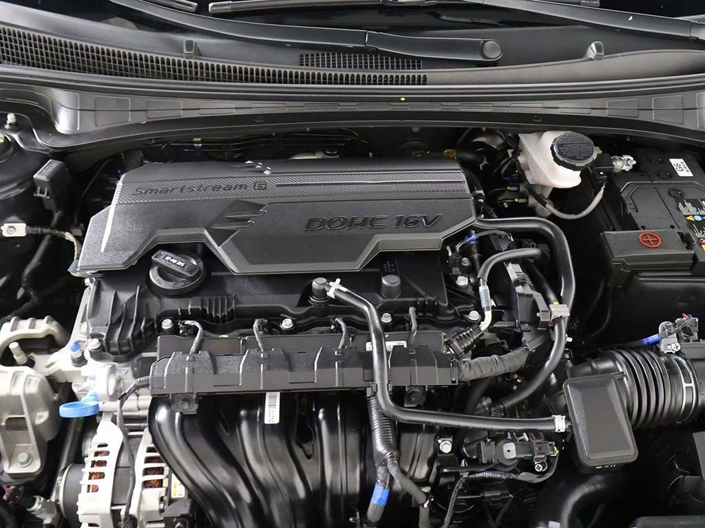 Used 2025 Hyundai Elantra SEL FWD image 22