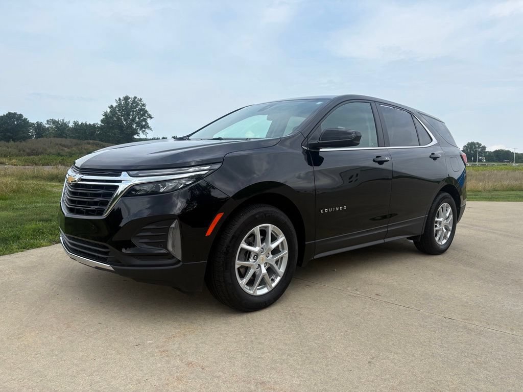 Used 2024 Chevrolet Equinox LT FWD image 1