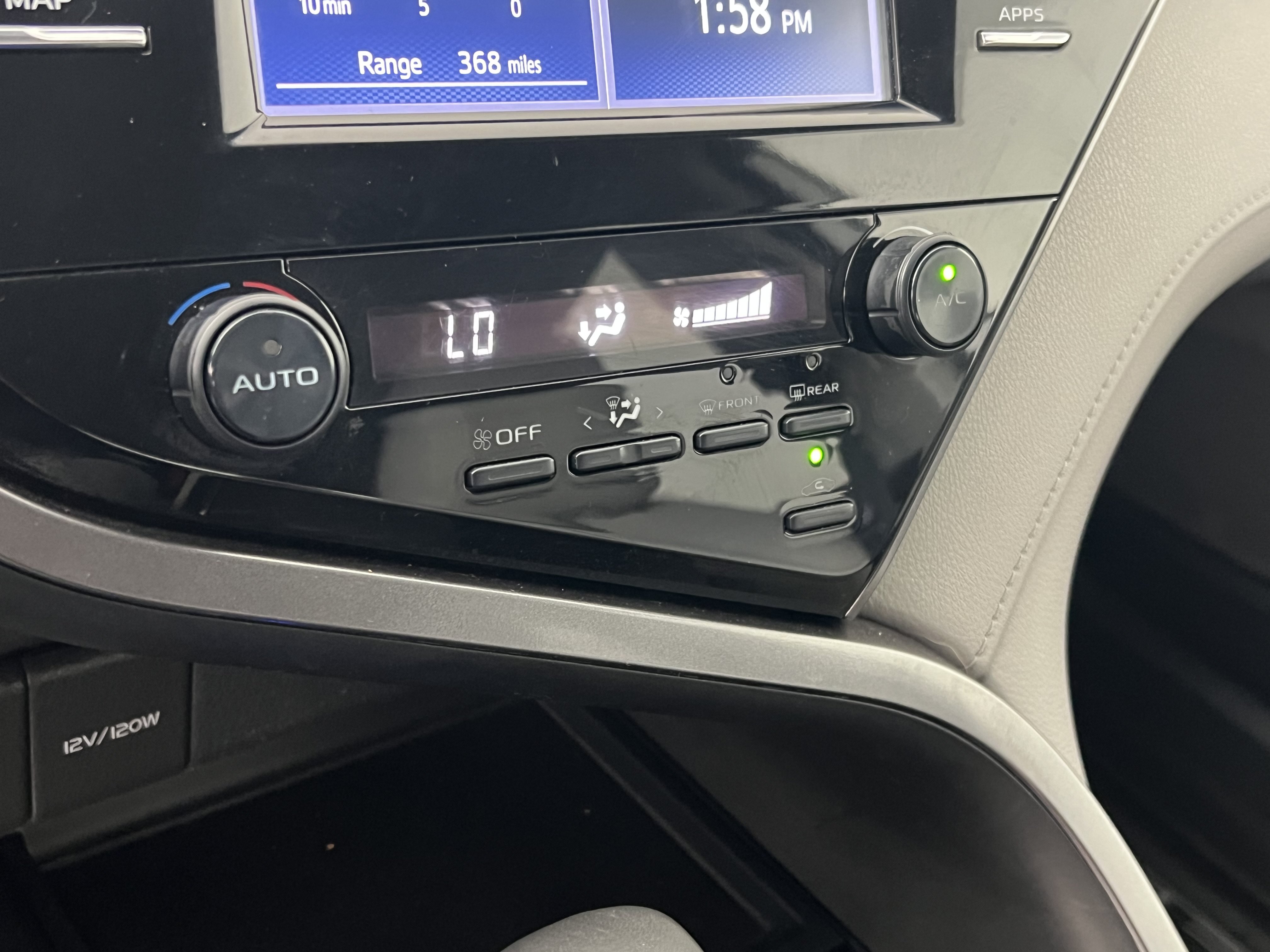 Used 2019 Toyota Camry SE FWD image 29
