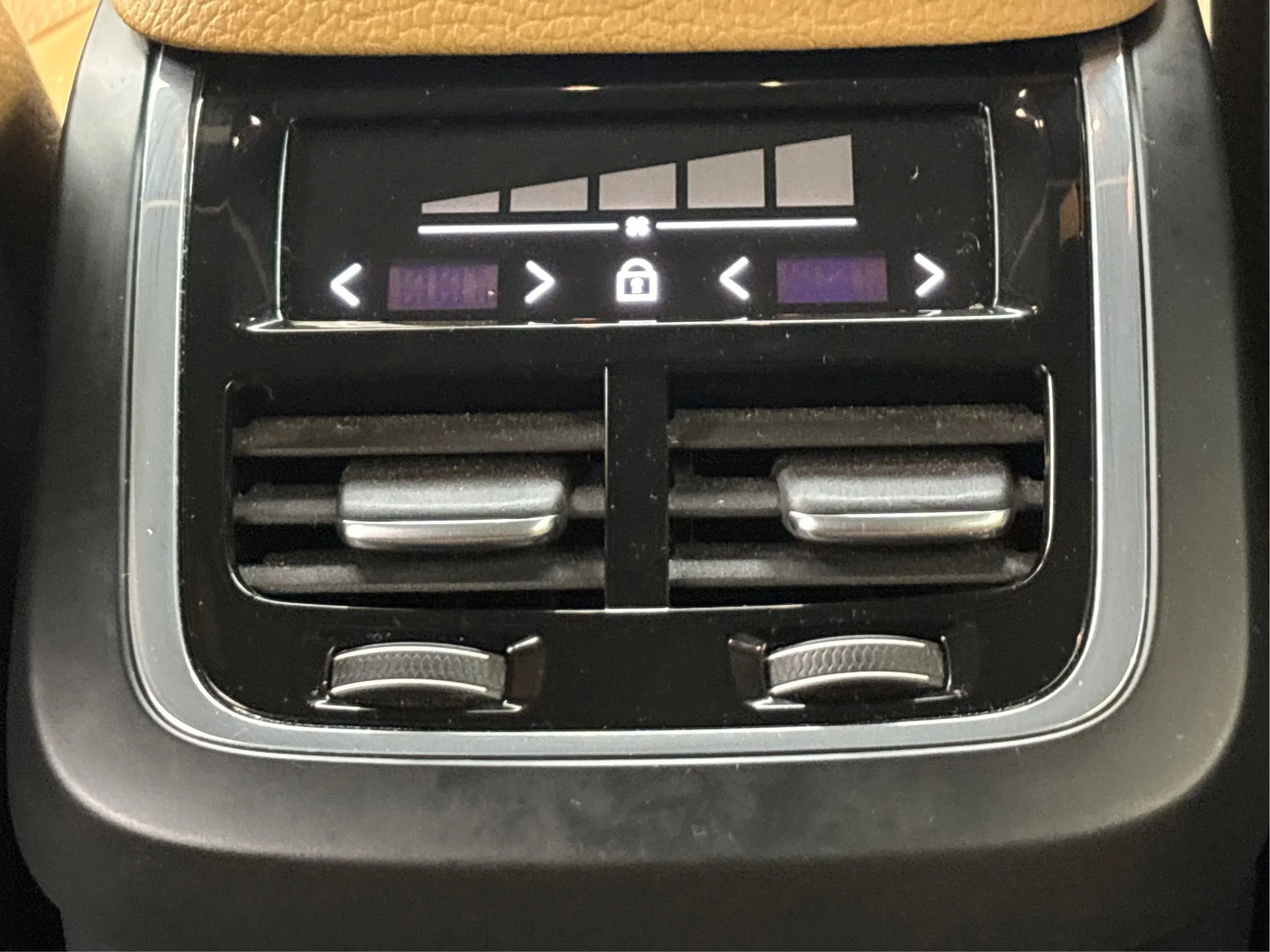 Used 2018 Volvo V90 T5 Cross Country w/ Convenience Package AWD/4WD image 29