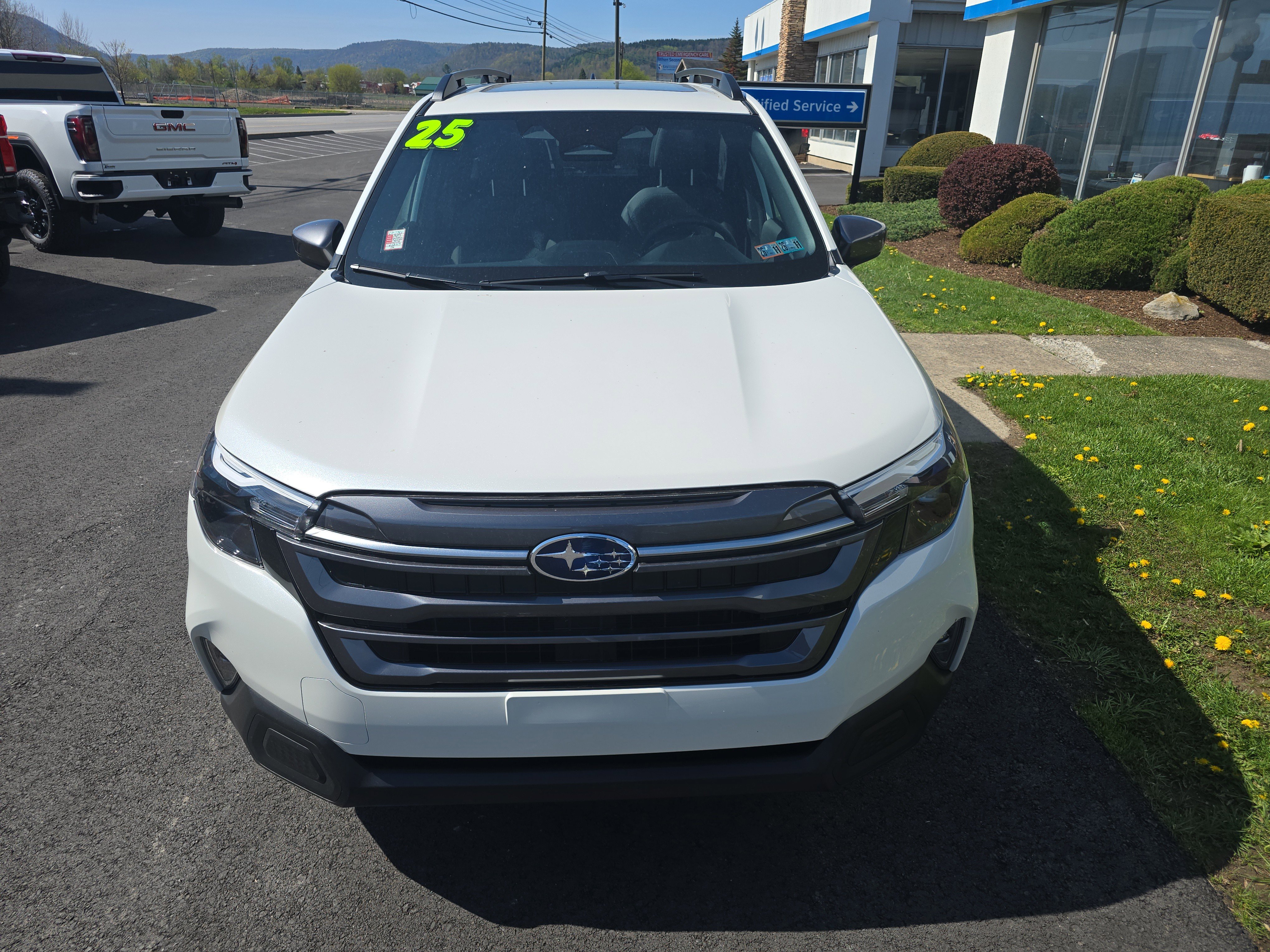 Used 2025 Subaru Forester Premium AWD/4WD image 9