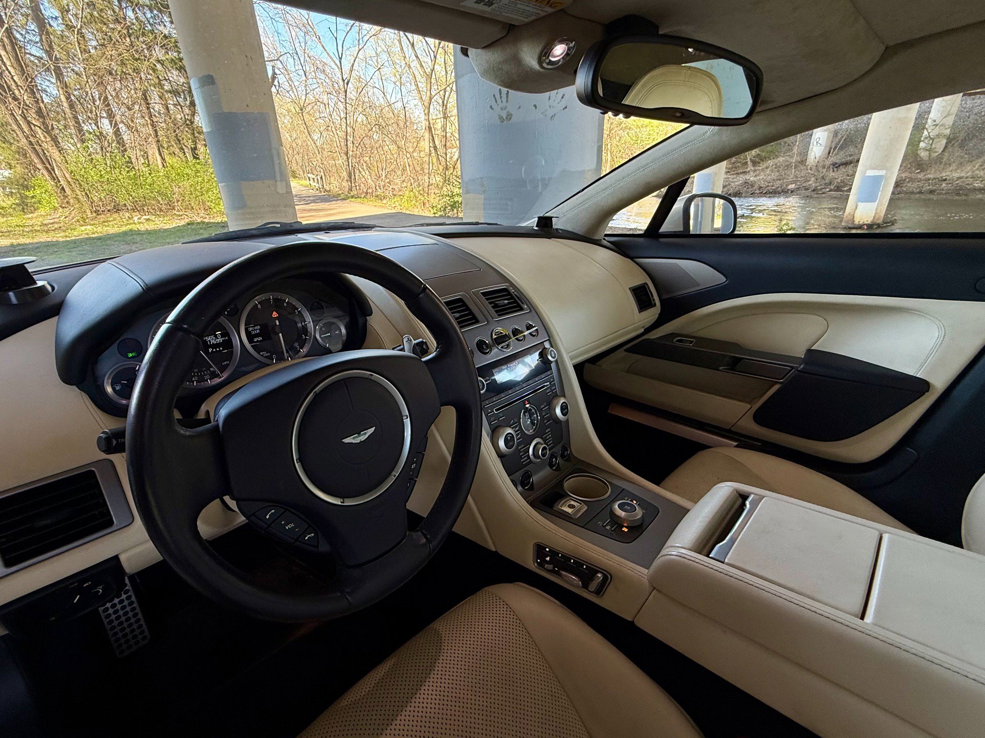 Used 2011 Aston Martin Rapide Luxe image 10