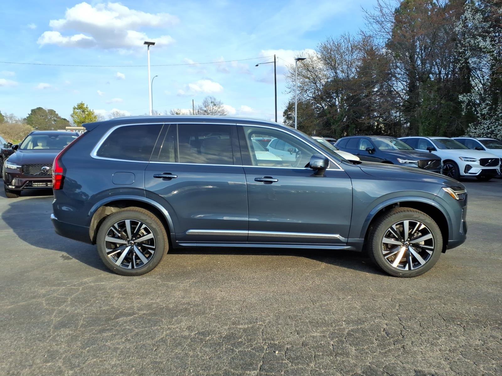 New 2026 Volvo XC90 B6 Core AWD/4WD image 2
