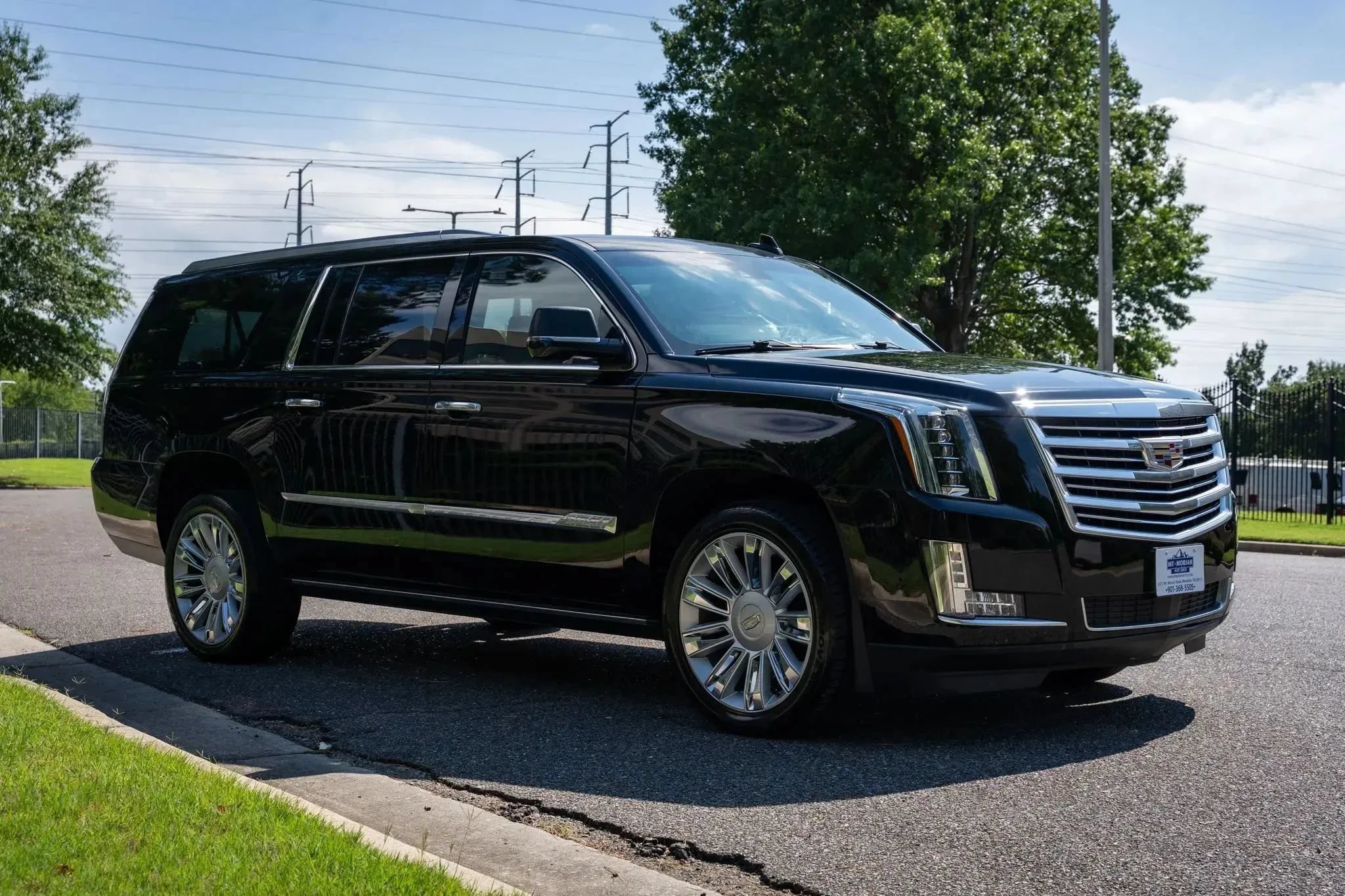 Used 2020 Cadillac Escalade ESV Platinum AWD/4WD image 4