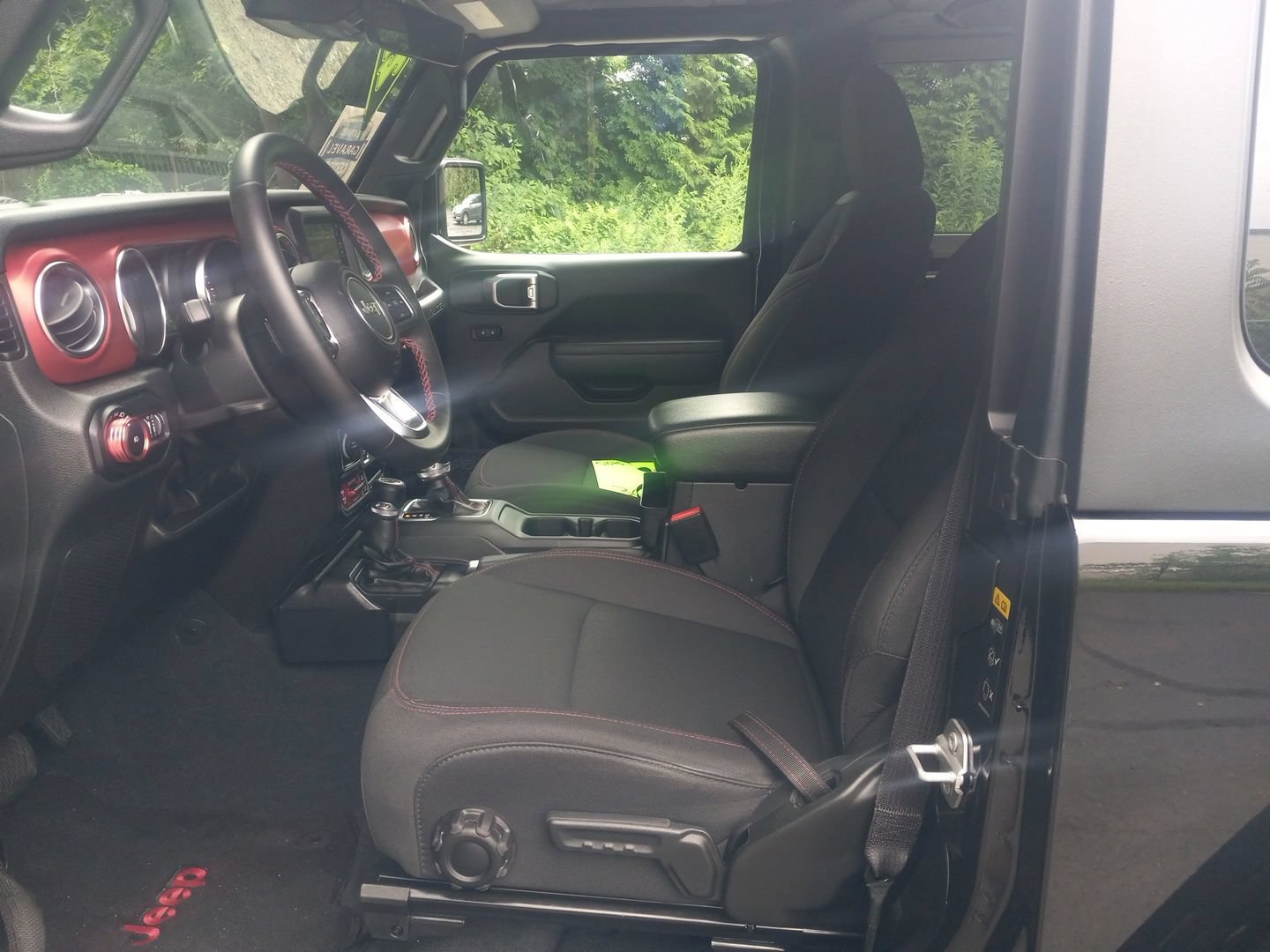 Used 2022 Jeep Wrangler Rubicon w/ LED Lighting Group AWD/4WD image 2
