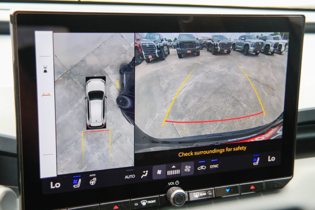 New 2026 Toyota RAV4 XSE w/ Panoramic Sun Roof Package AWD/4WD image 4