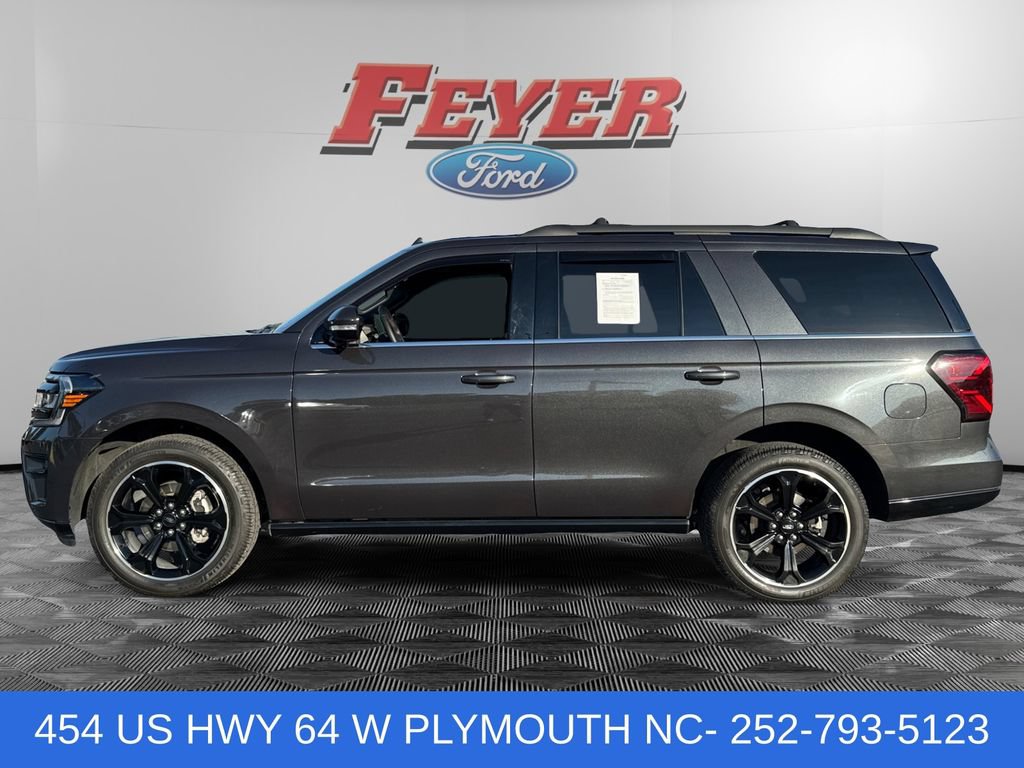 Used 2023 Ford Expedition Limited AWD/4WD image 2