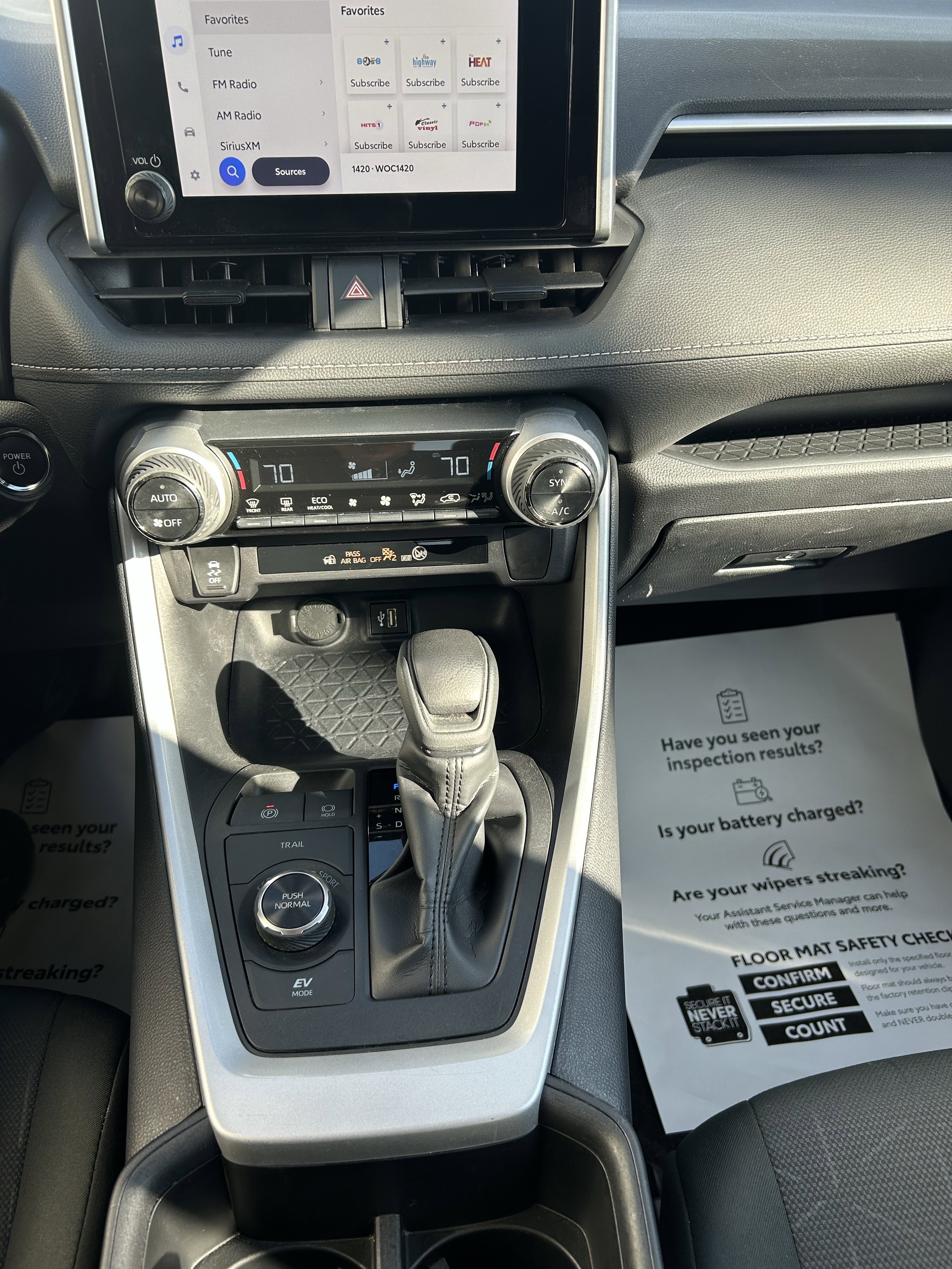 Certified 2025 Toyota RAV4 XLE image 30