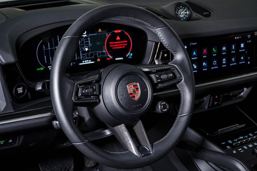 Certified 2025 Porsche Cayenne Coupe image 18