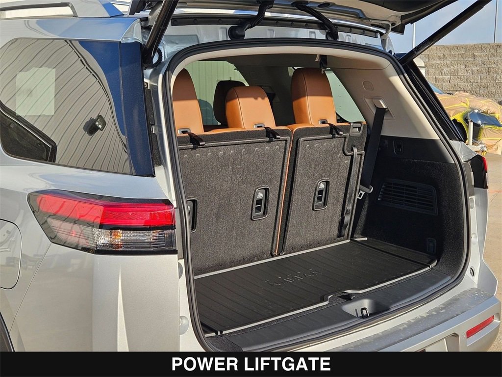 New 2025 Nissan Pathfinder Platinum image 30