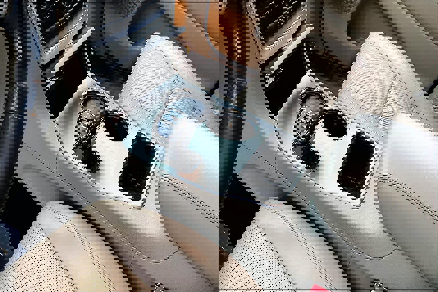 Used 2015 Jeep Grand Cherokee Limited w/ Luxury Group II image 16