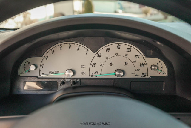 Used 2002 Ford Thunderbird Deluxe image 28