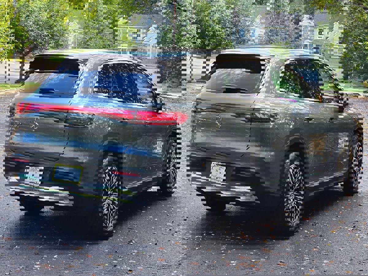 Used 2023 Mercedes-Benz EQS 450+ SUV image 6