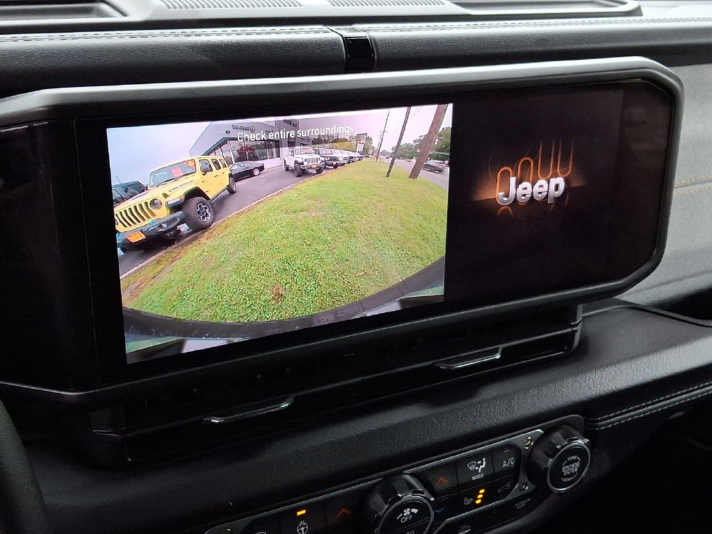 Certified 2026 Jeep Wrangler Unlimited Sahara AWD/4WD image 17