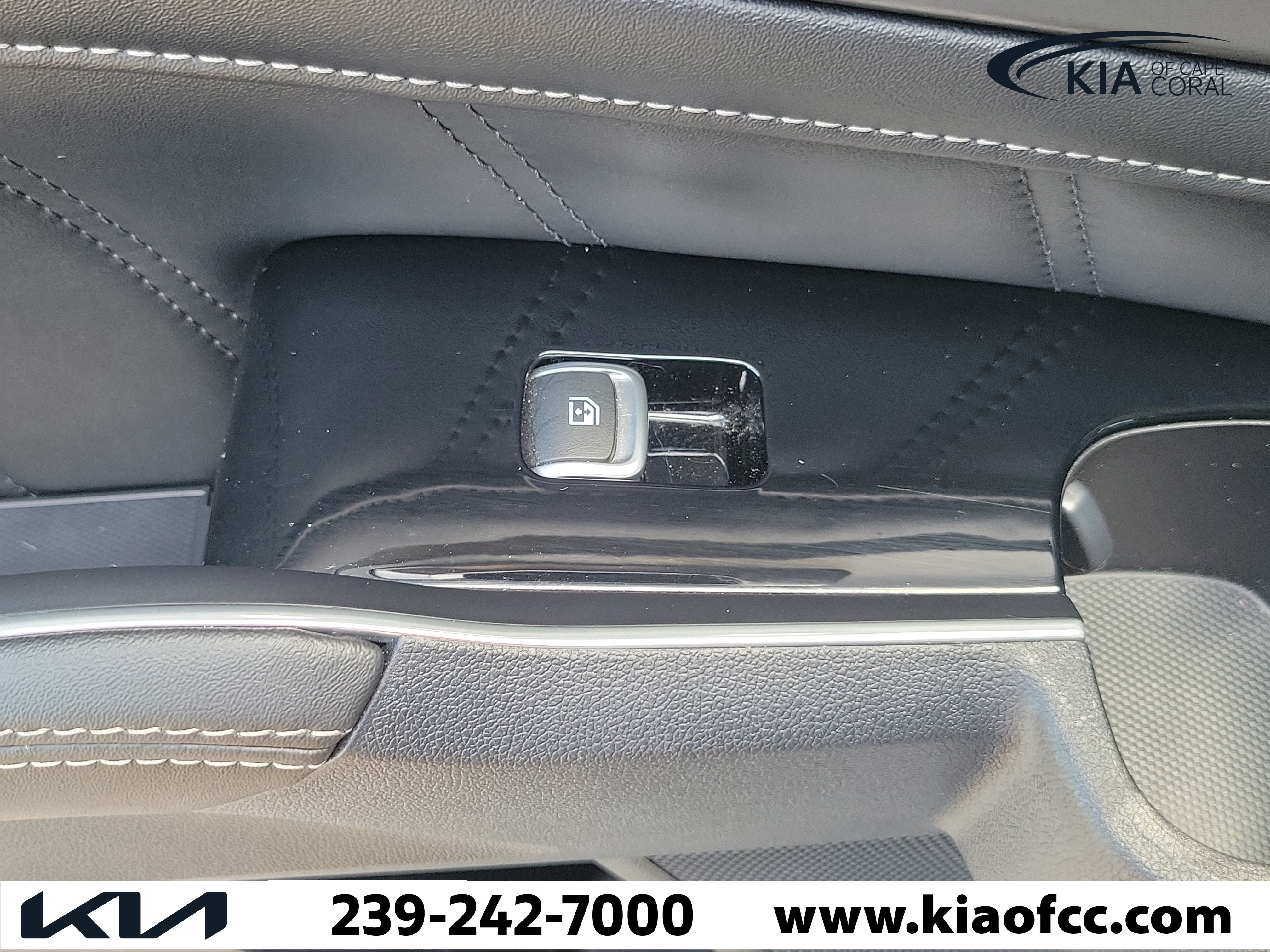 Used 2022 Kia Sorento SX AWD/4WD image 16