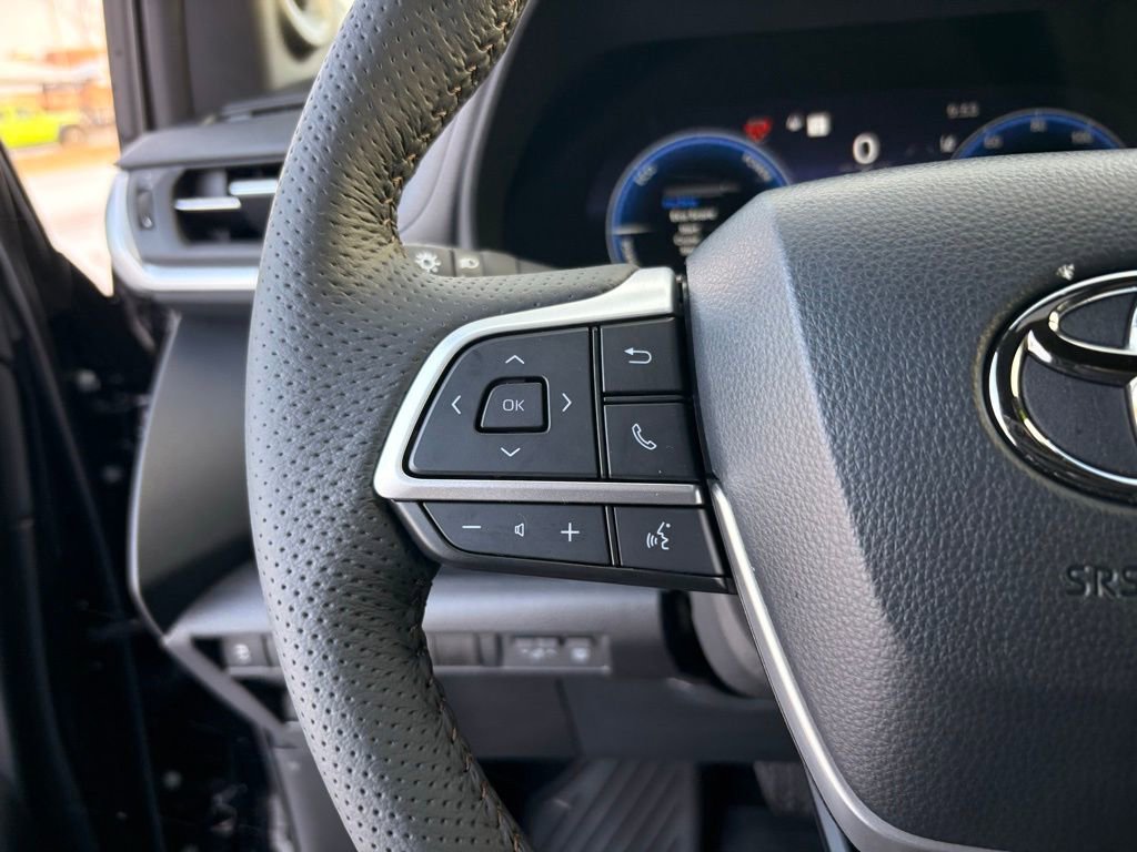 Used 2026 Toyota Sienna Limited image 20