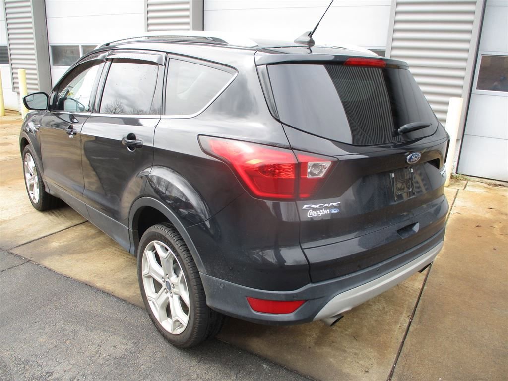 Used 2019 Ford Escape Titanium image 3