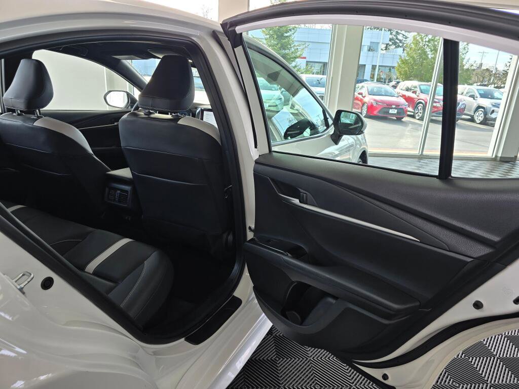 Used 2025 Toyota Camry SE image 86