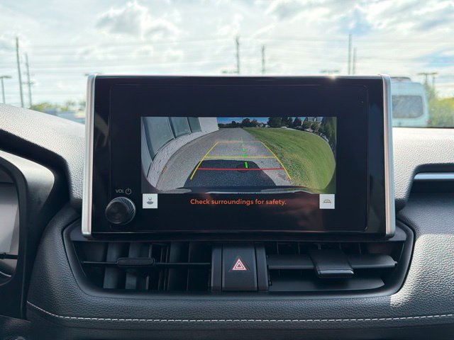 Used 2025 Toyota RAV4 XLE FWD image 18