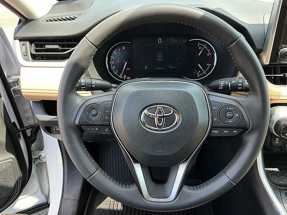 Used 2025 Toyota RAV4 XLE Premium FWD image 14
