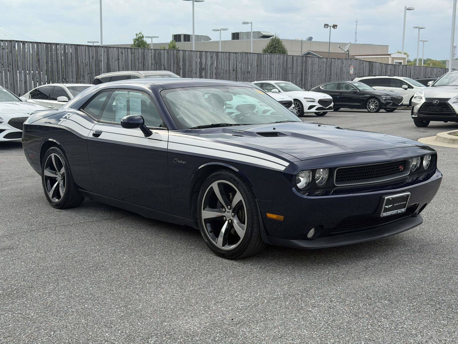 Used 2014 Dodge Challenger R/T RWD image 3