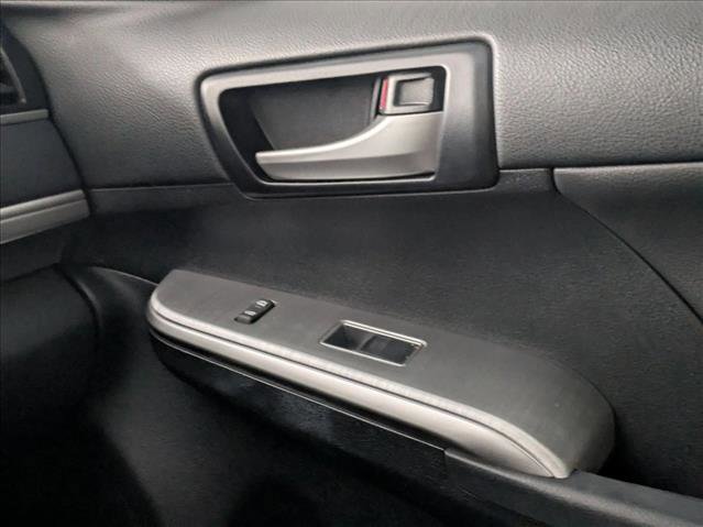 Used 2013 Toyota Camry SE image 14
