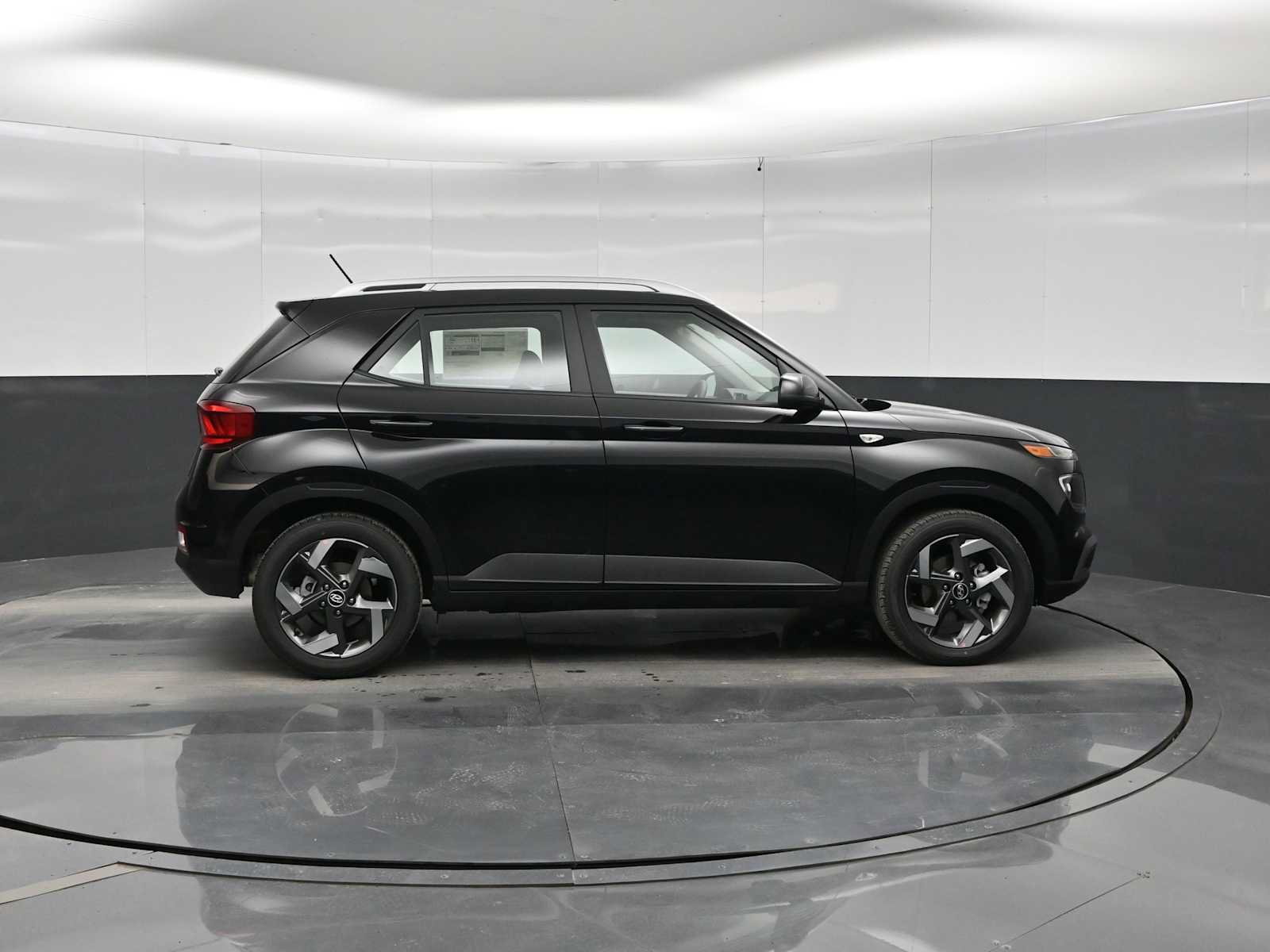 New 2026 Hyundai Venue SEL FWD image 9