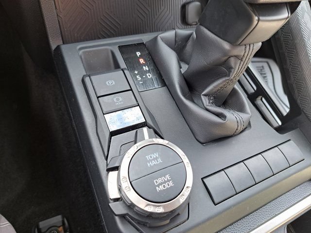 Used 2025 Toyota 4Runner SR5 AWD/4WD image 20