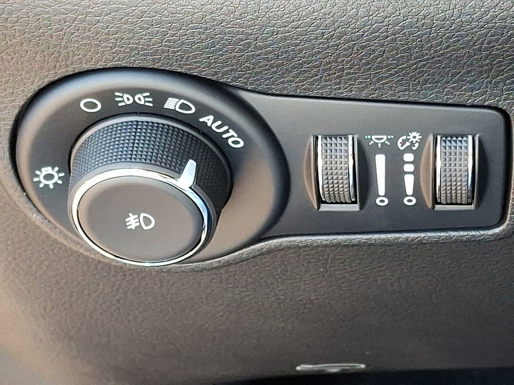 New 2026 Jeep Compass Latitude AWD/4WD image 19