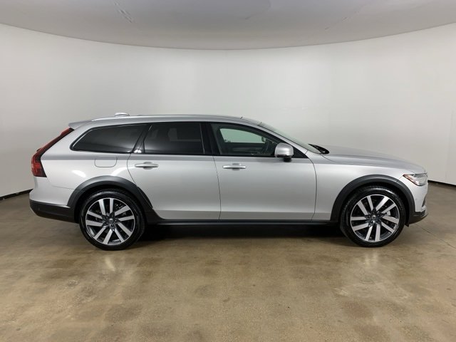 Used 2024 Volvo V90 B6 Cross Country Ultimate w/ Protection Package Premier image 5