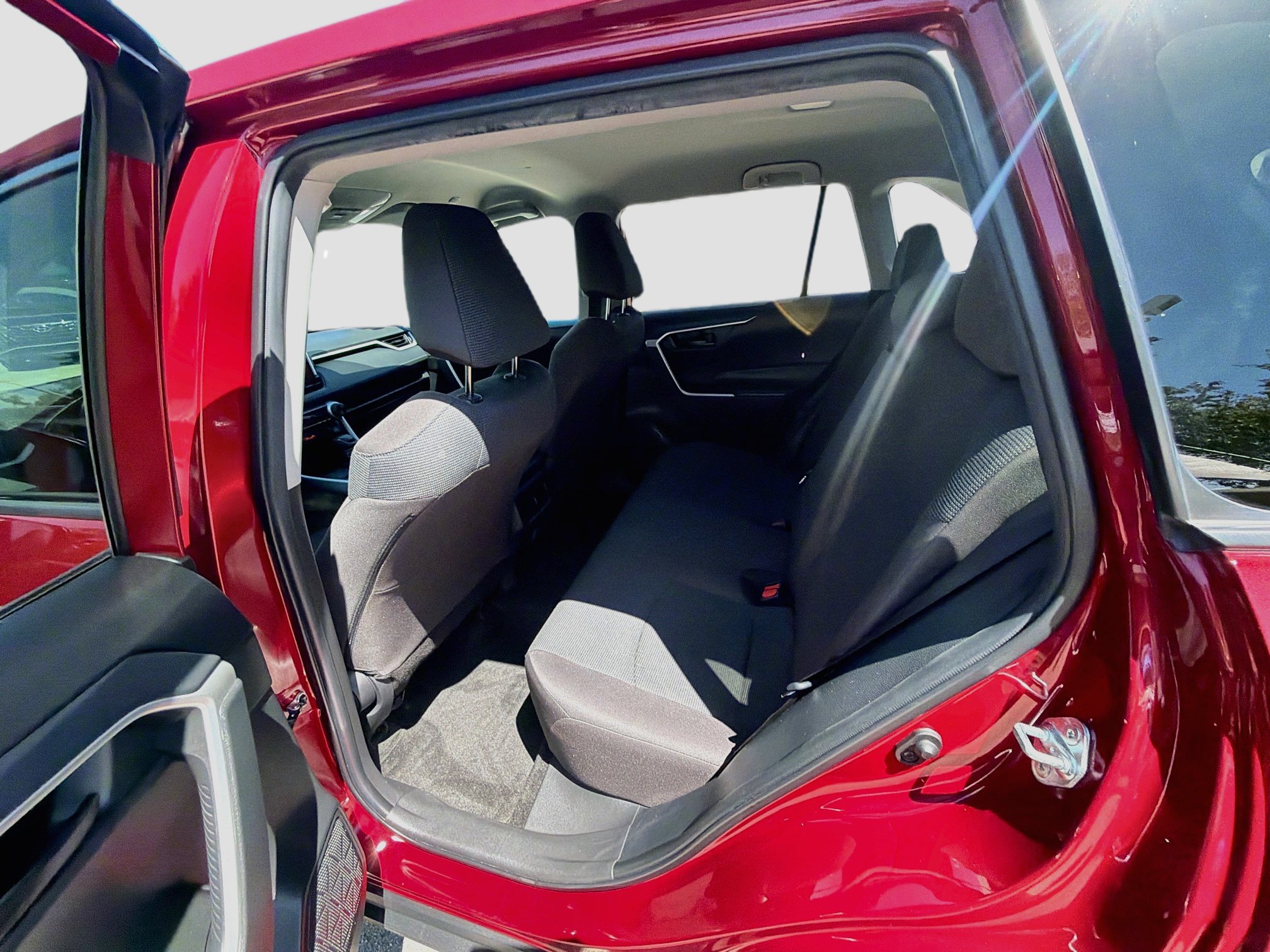 Used 2023 Toyota RAV4 LE AWD/4WD image 23
