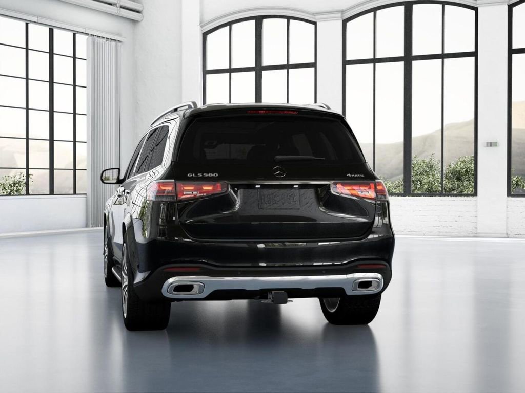 Used 2025 Mercedes-Benz GLS 580 4MATIC image 26