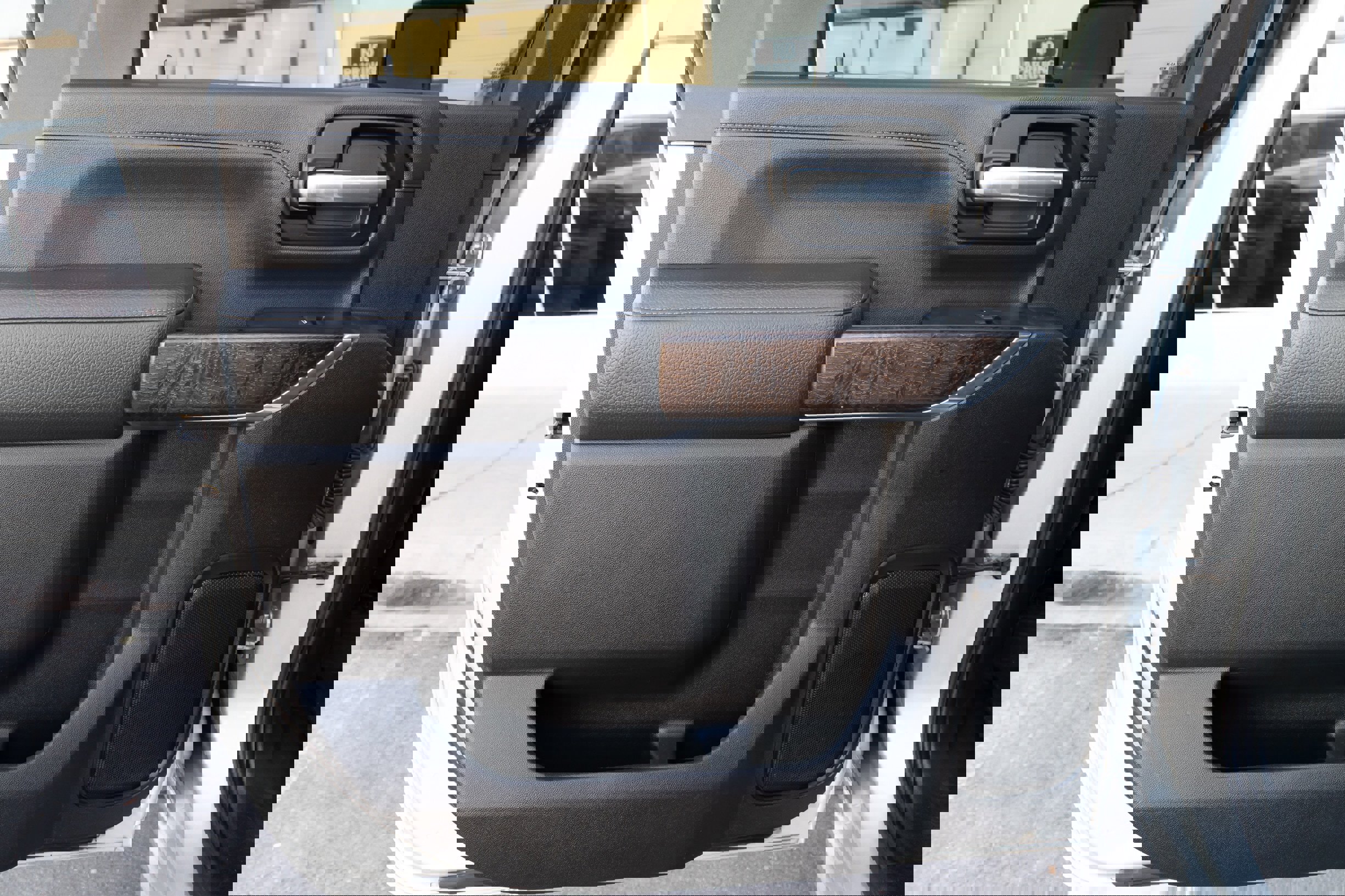 Used 2020 GMC Sierra 2500 Denali w/ Denali Ultimate Package image 12