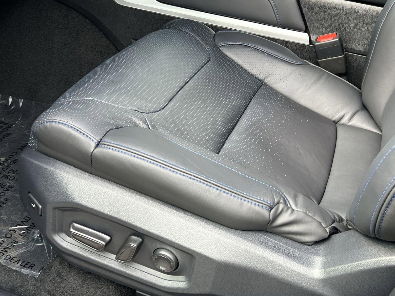 New 2025 Toyota Tundra Platinum image 8