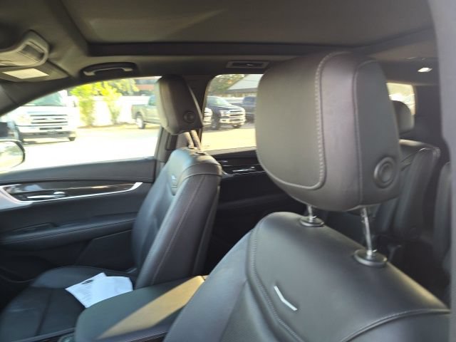Used 2023 Cadillac XT6 Sport w/ Technology Package AWD/4WD image 7