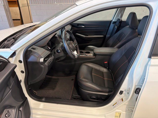 Certified 2022 Nissan Altima 2.5 SR w/ Midnight Edition Package AWD/4WD image 19