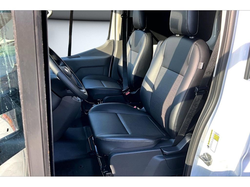 New 2026 Ford Transit 250 148 Medium Roof image 38