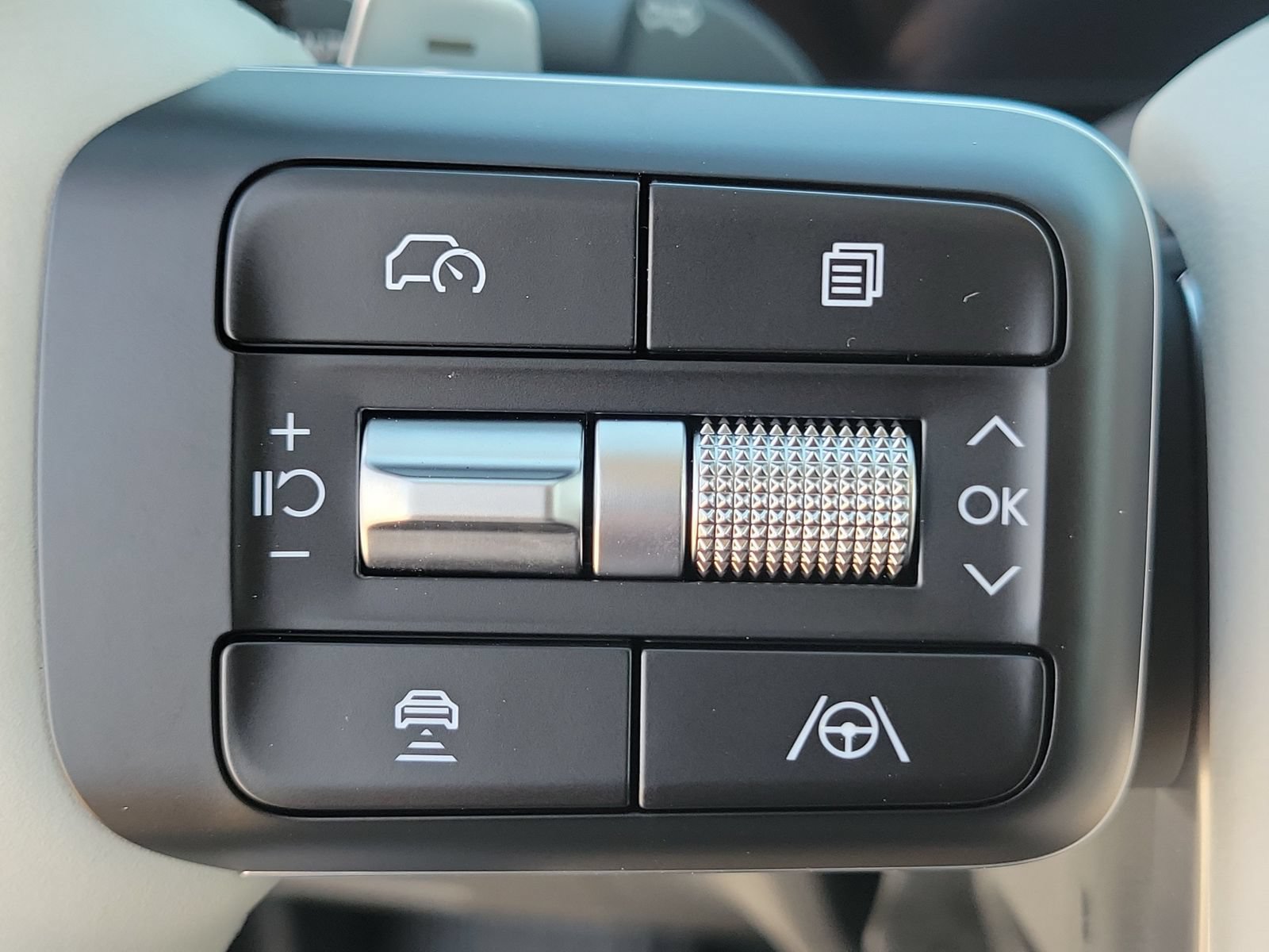 New 2026 Hyundai Santa Fe SE FWD image 8