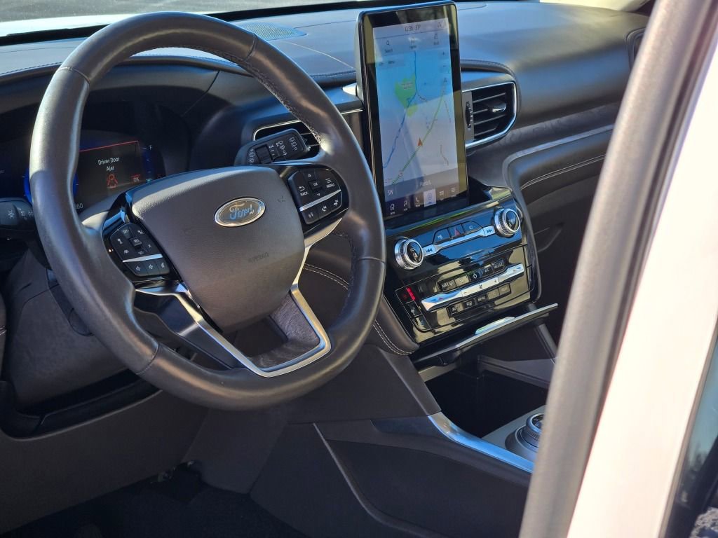 Used 2021 Ford Explorer Platinum w/ Equipment Group 601A image 29