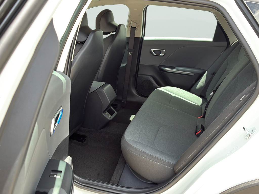 New 2026 Kia K4 FWD image 16