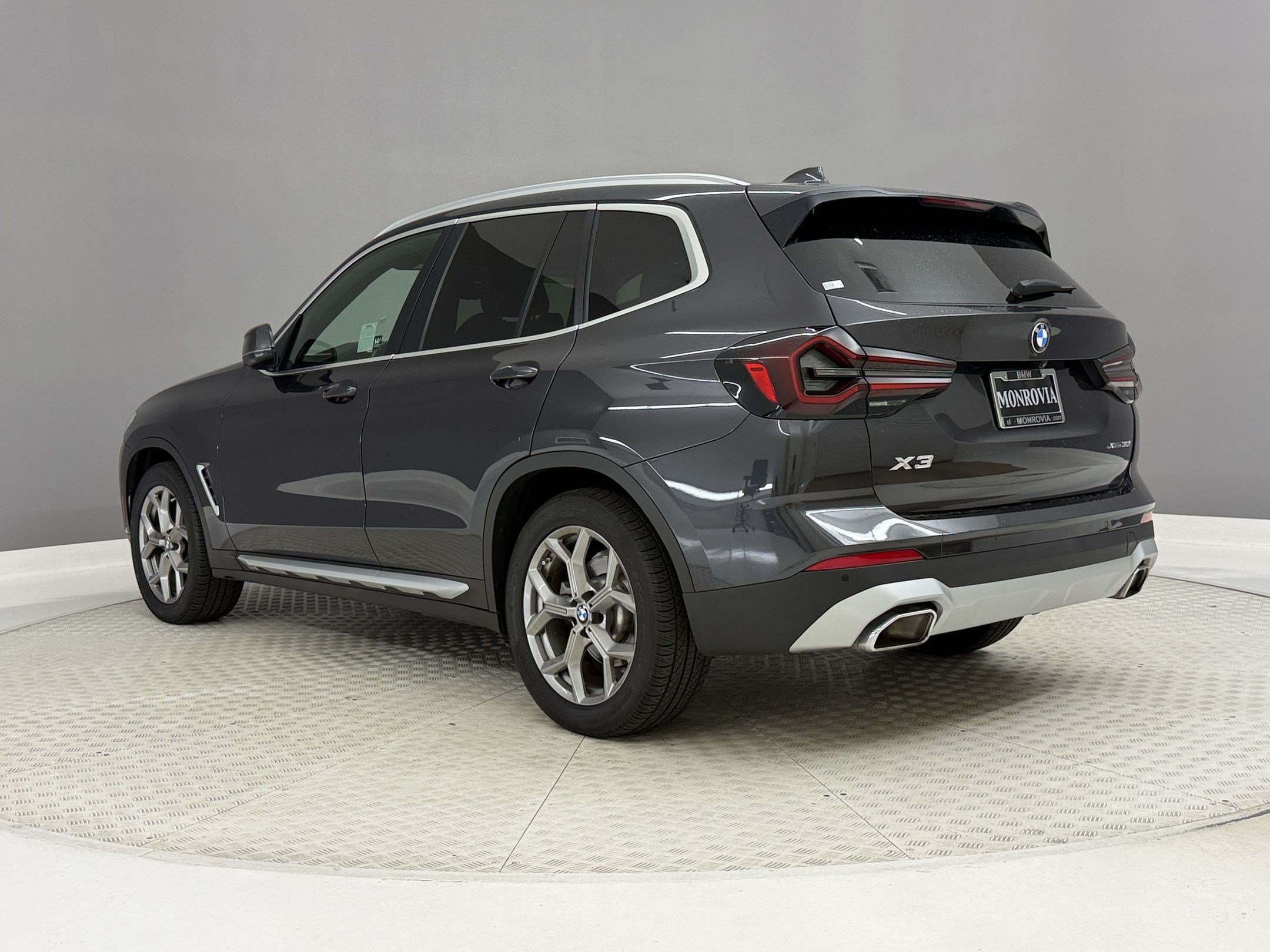 Used 2022 BMW X3 xDrive30i w/ Convenience Package AWD/4WD image 3