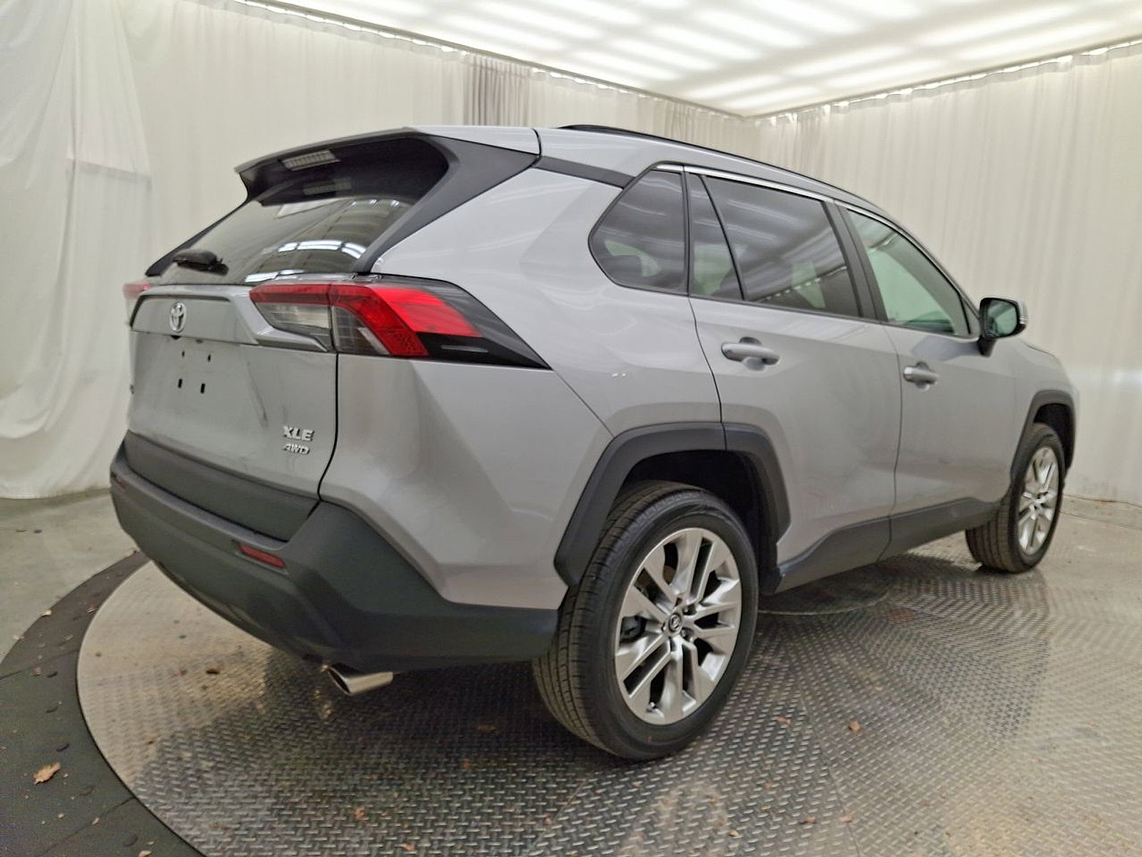 Certified 2019 Toyota RAV4 XLE Premium image 8