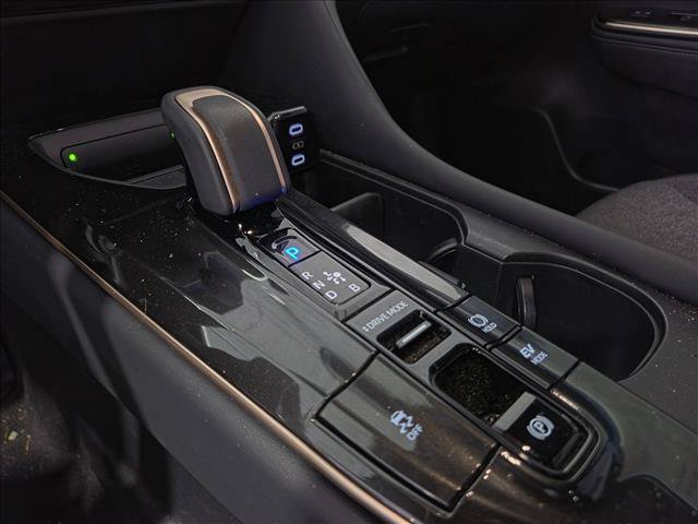 Certified 2024 Toyota Crown AWD/4WD image 14