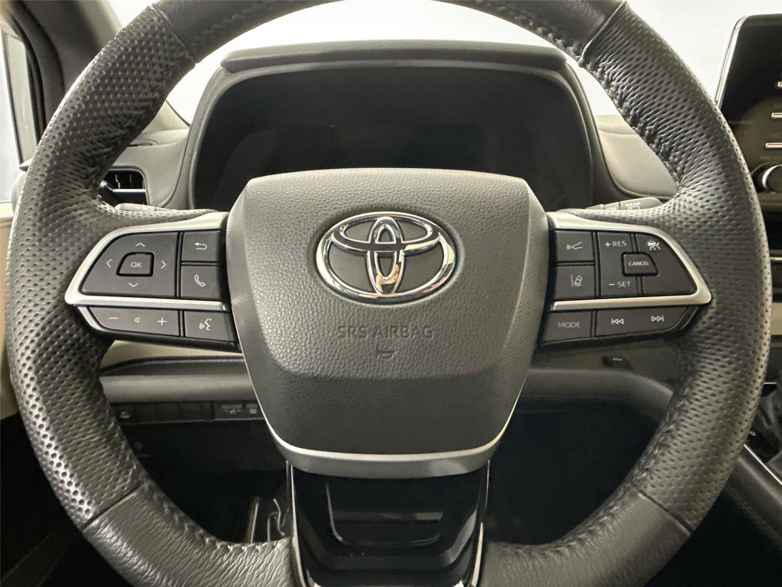 Certified 2023 Toyota Sienna Limited image 15