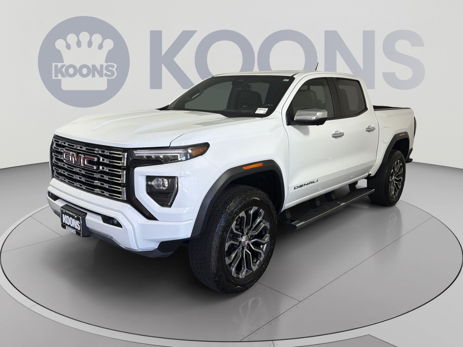 Used 2023 GMC Canyon Denali AWD/4WD image 1