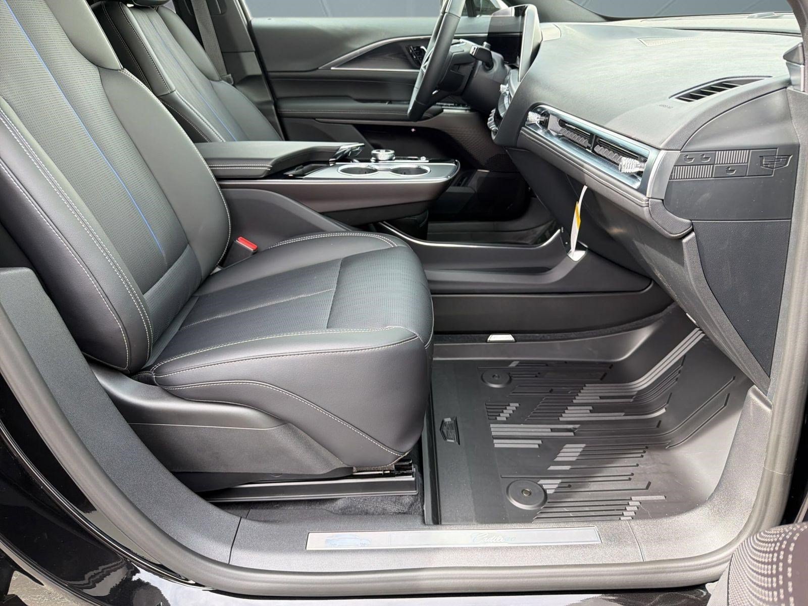 New 2026 Cadillac Lyriq Sport w/ LPO, Floor Liner Package RWD image 31