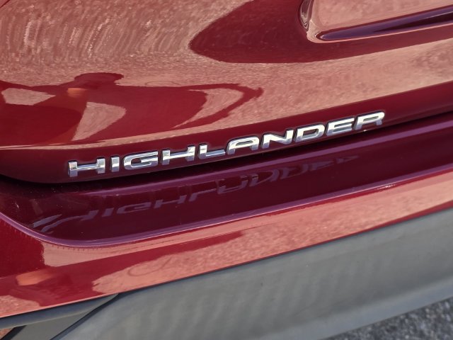 Used 2020 Toyota Highlander XLE FWD image 15
