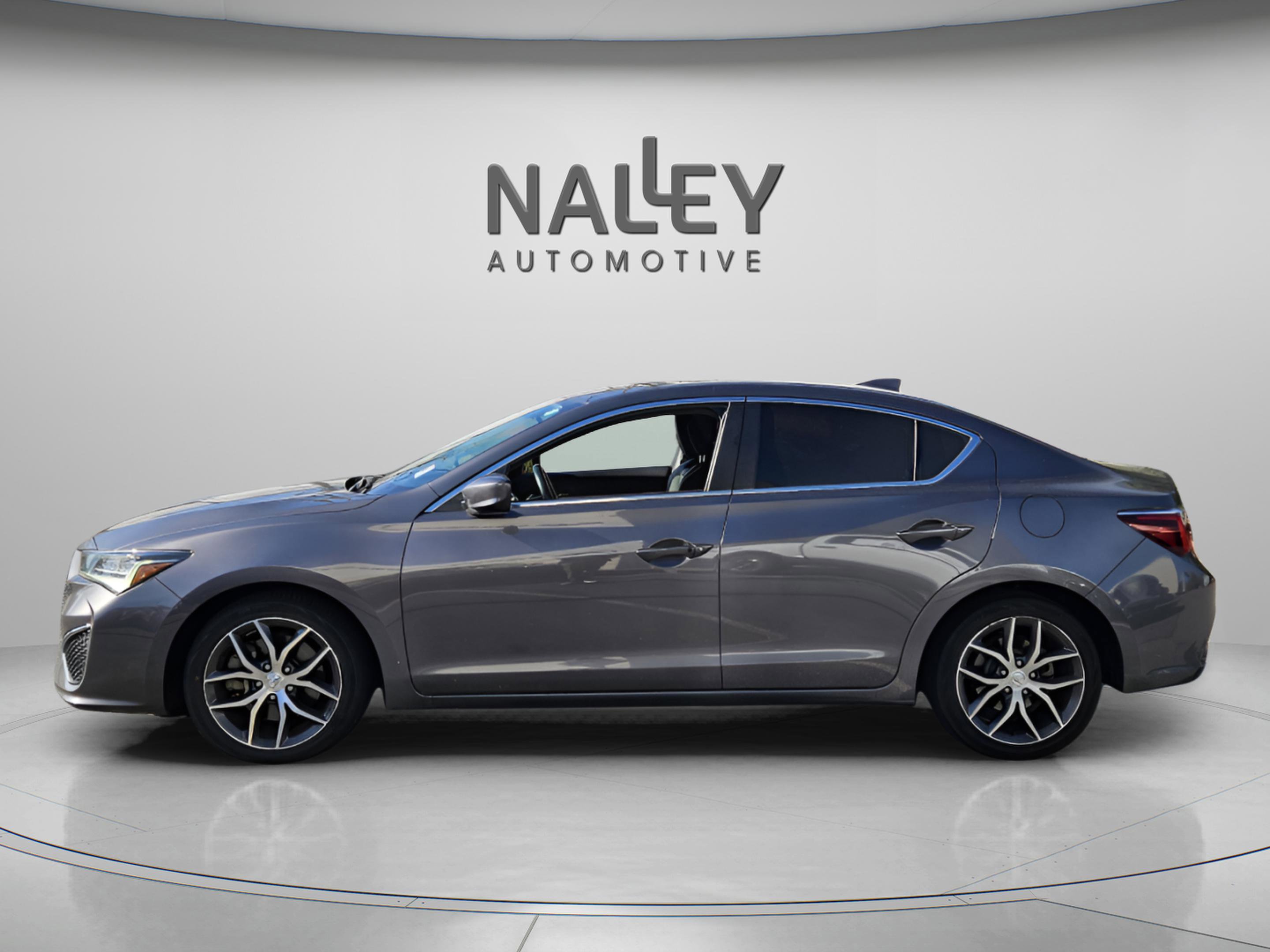 Used 2019 Acura ILX w/ Premium Package image 2