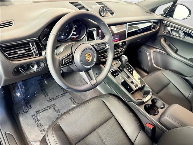 Certified 2026 Porsche Macan Turbo AWD/4WD image 4